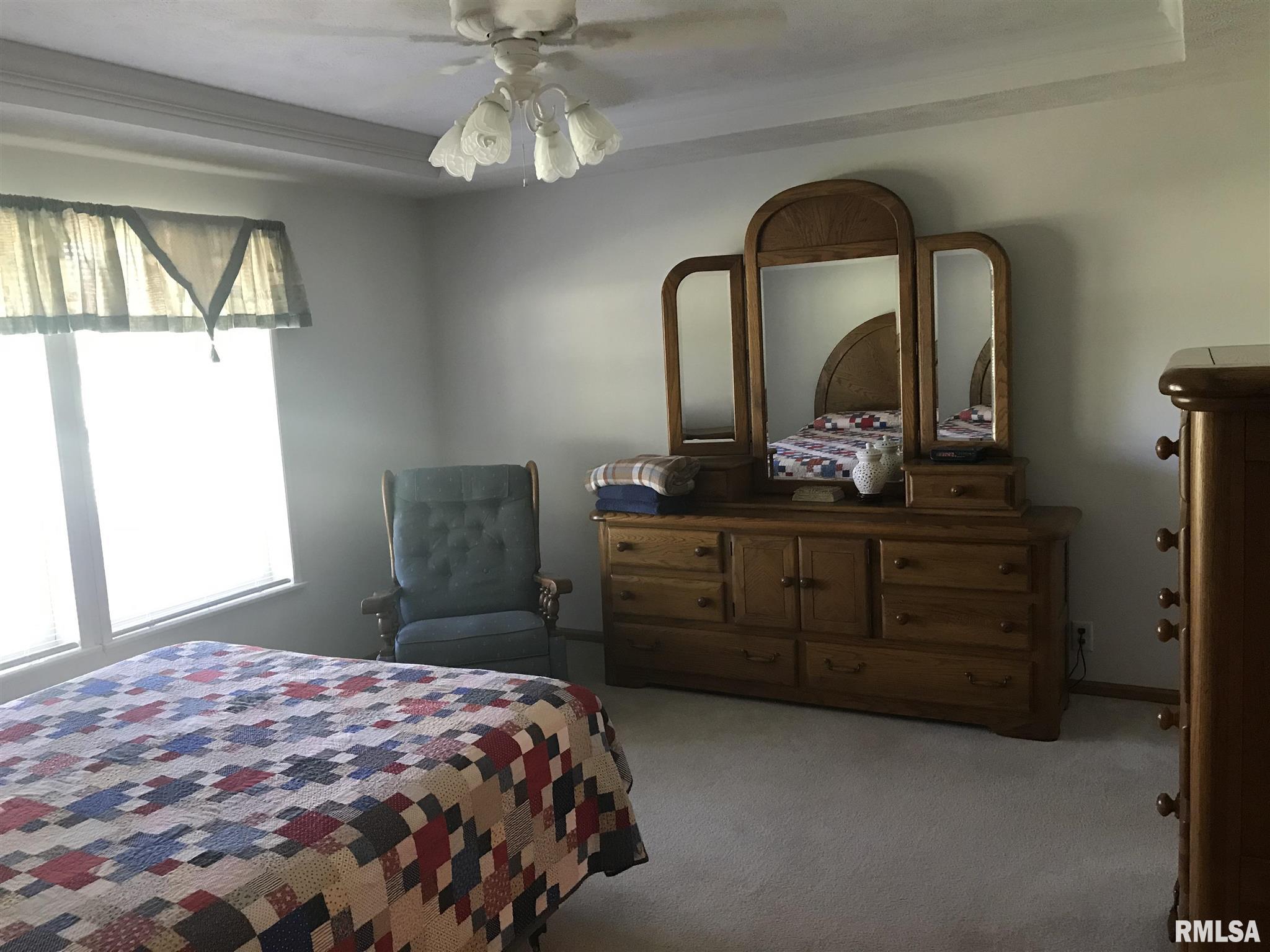 5569 West Stotlar Avenue Carterville, IL 62918 - Photo 10 of 37 Gallery Image 10