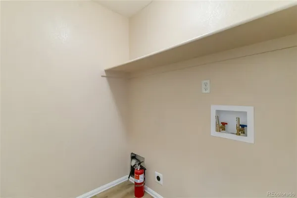 a view of utility room