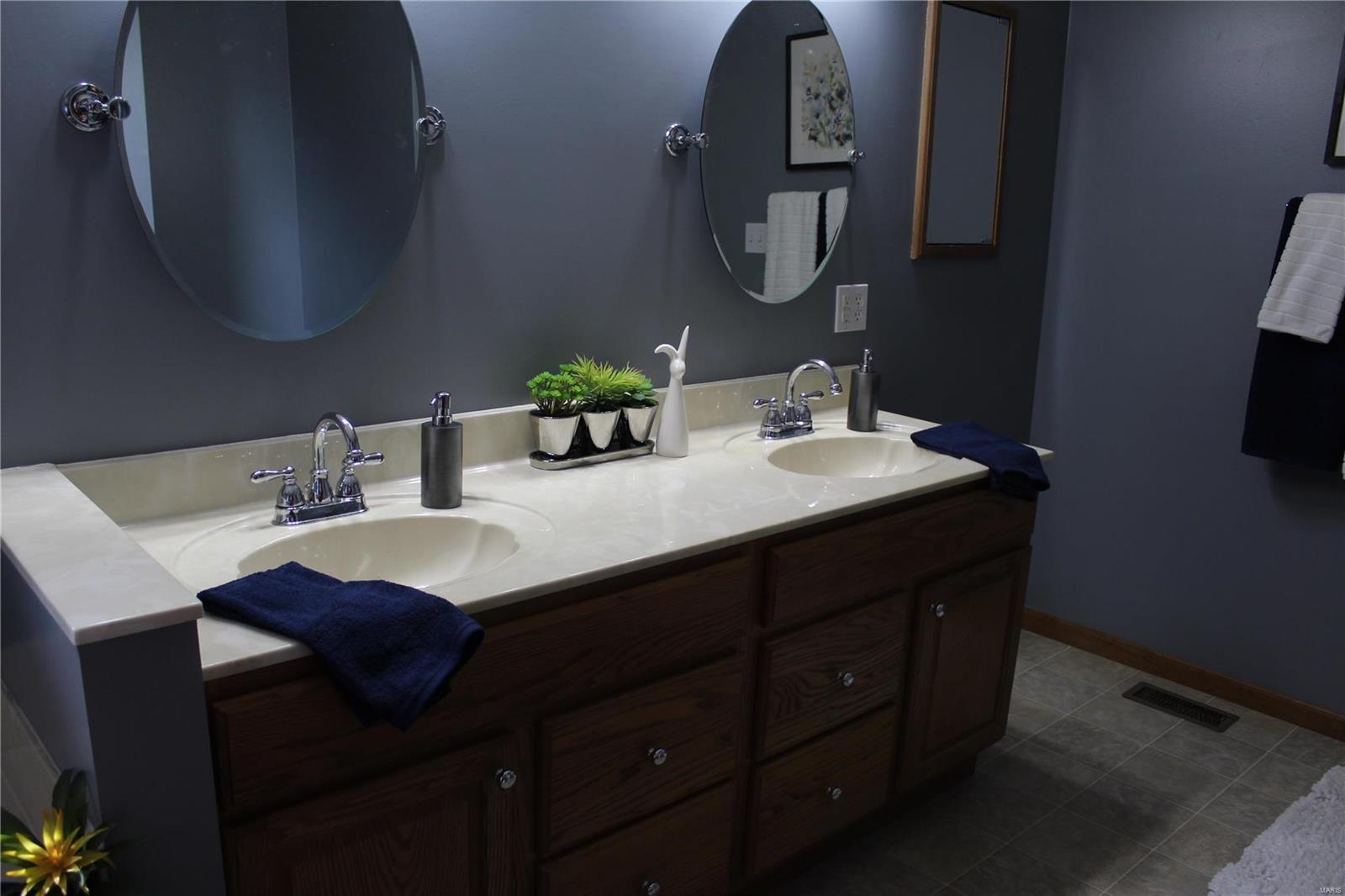 15290 North Humbert Road Brighton, IL 62012 - Photo 27 of 53