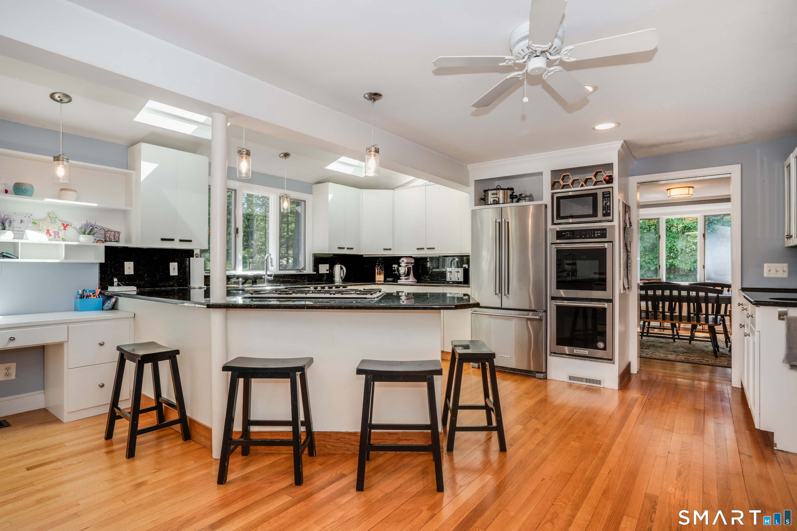 98 Colony Road West Hartford, CT 06117 - Photo 11 of 40