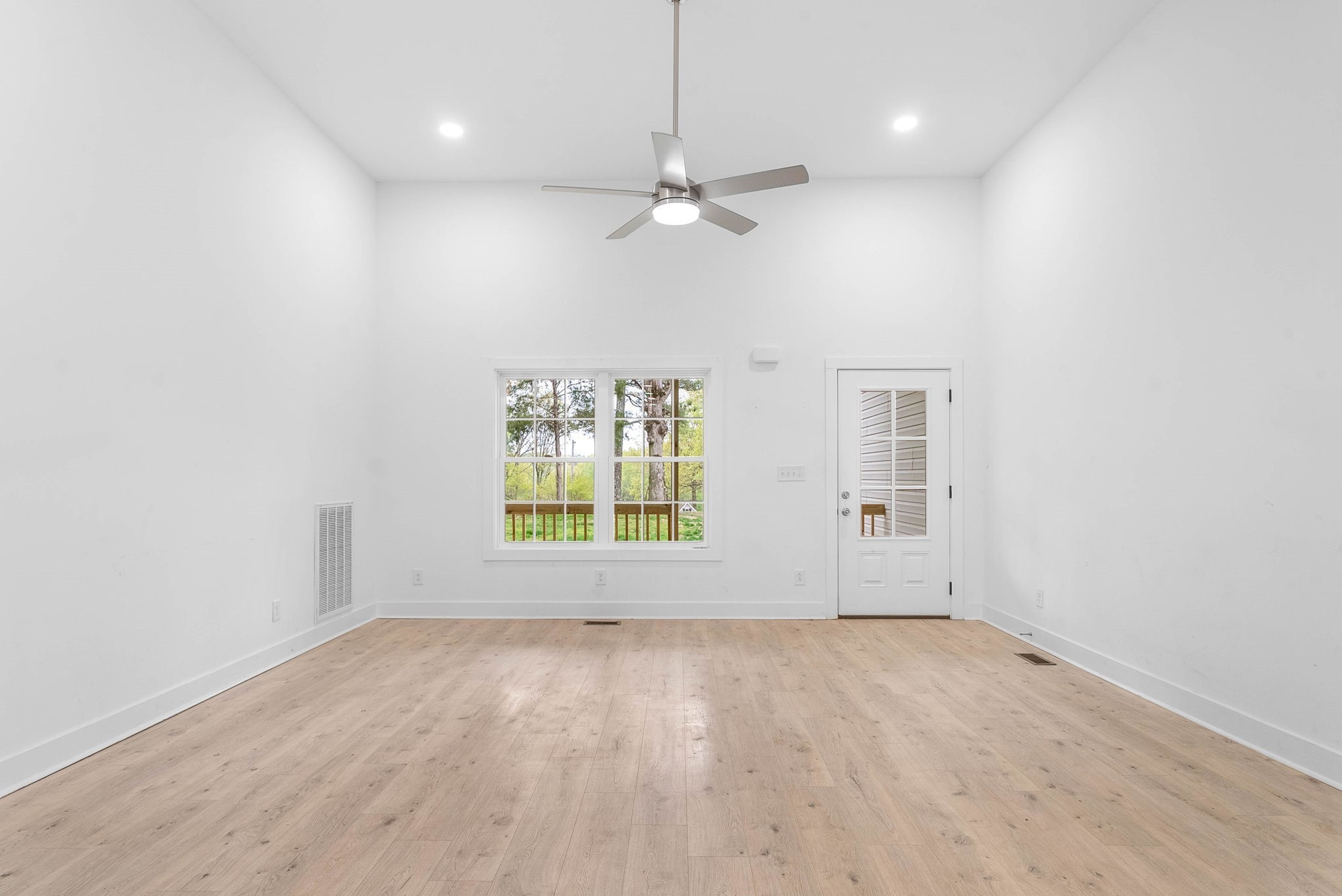 337 Rob Road Clarksville, TN 37040 - Photo 8 of 31 Gallery Image 8