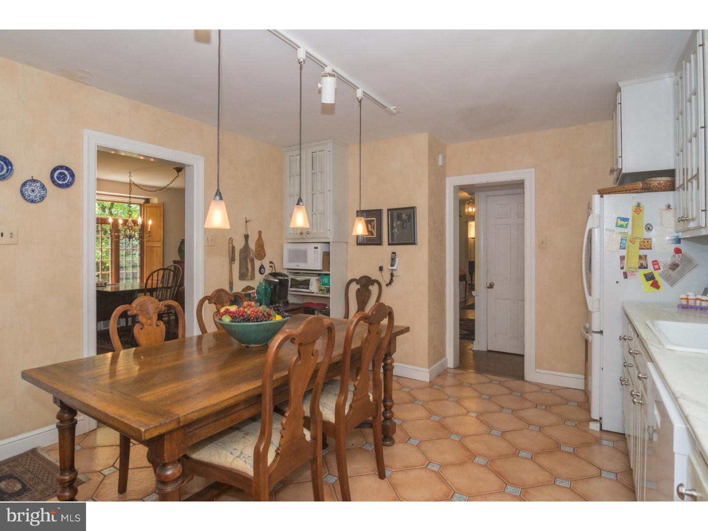 629 Washington Lane Rydal, PA 19046 - Photo 16 of 24 Kitchen