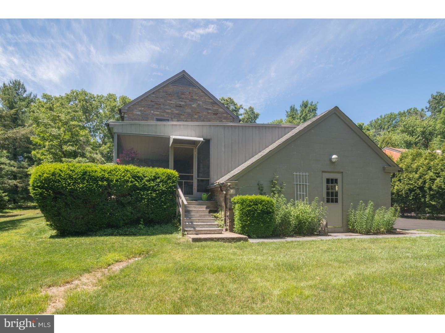 629 Washington Lane Rydal, PA 19046 - Photo 4 of 24 Exterior Side