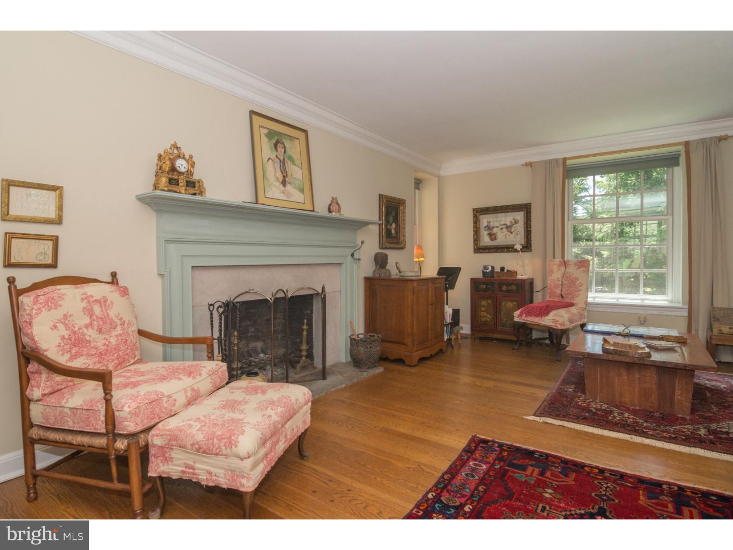 629 Washington Lane Rydal, PA 19046 - Photo 6 of 24 Living Room