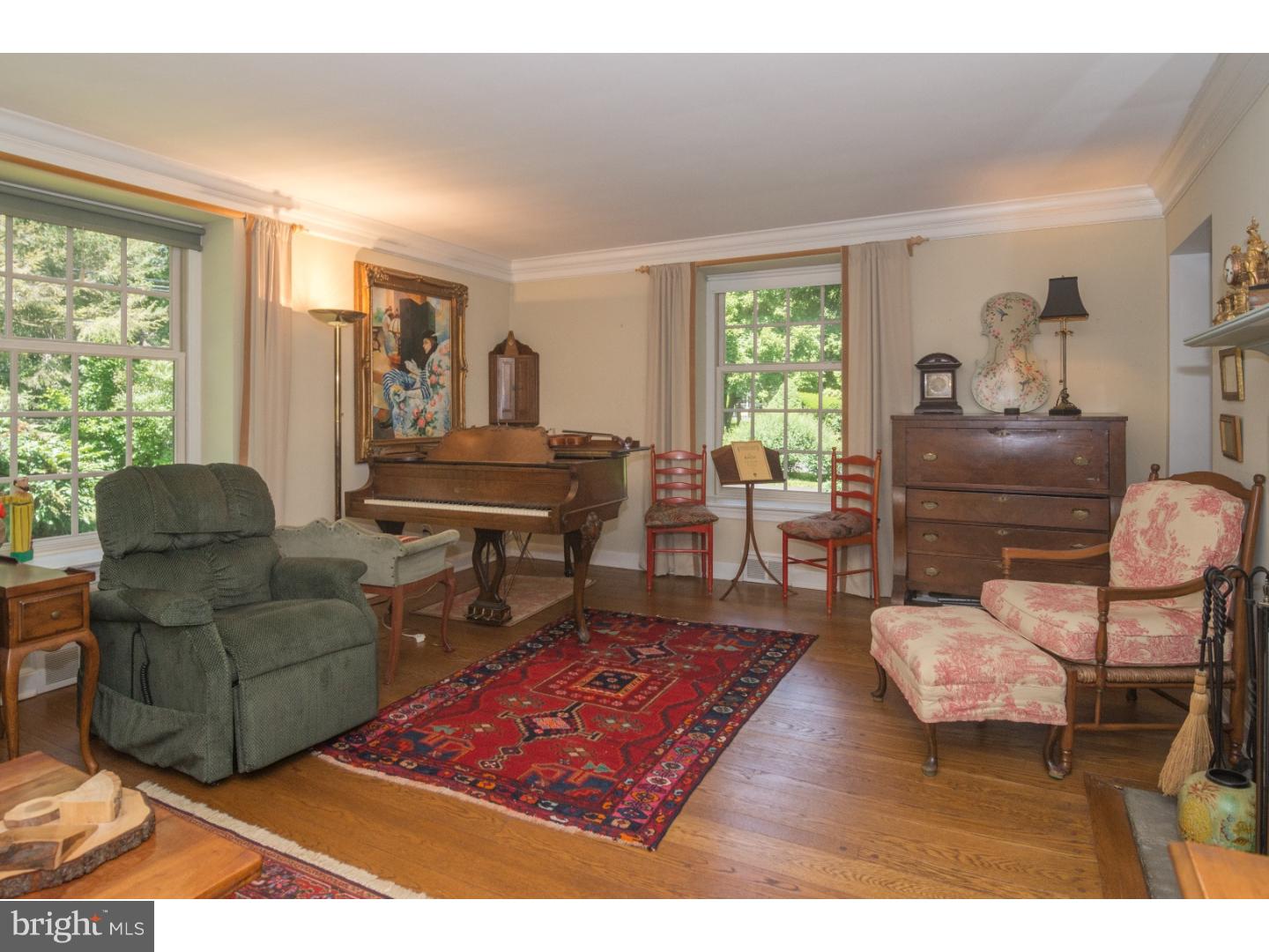 629 Washington Lane Rydal, PA 19046 - Photo 7 of 24 Living Room