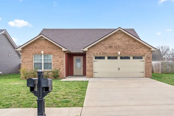 $1,800 | 109 Ambridge Street, Oak Grove, KY 42262