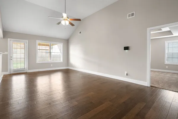 $1,800 | 109 Ambridge Street, Oak Grove, KY 42262