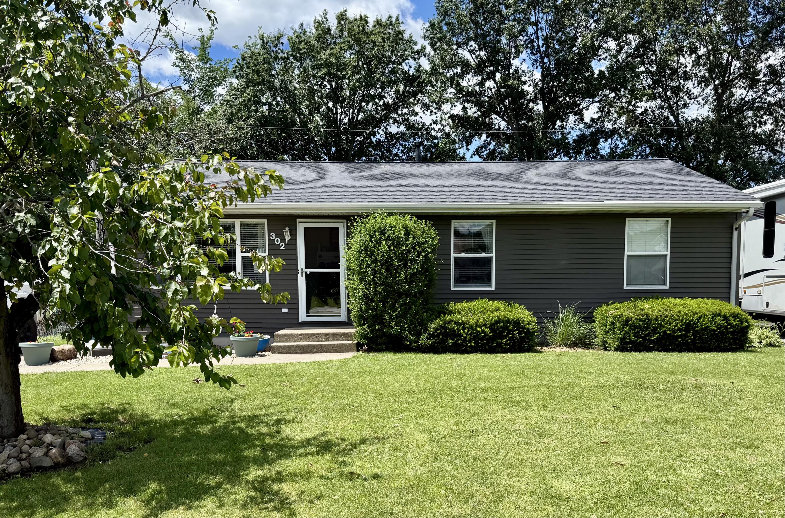 302 South Harrison Street Hebron, IN 46341 - Photo 1 of 1 3000x1978