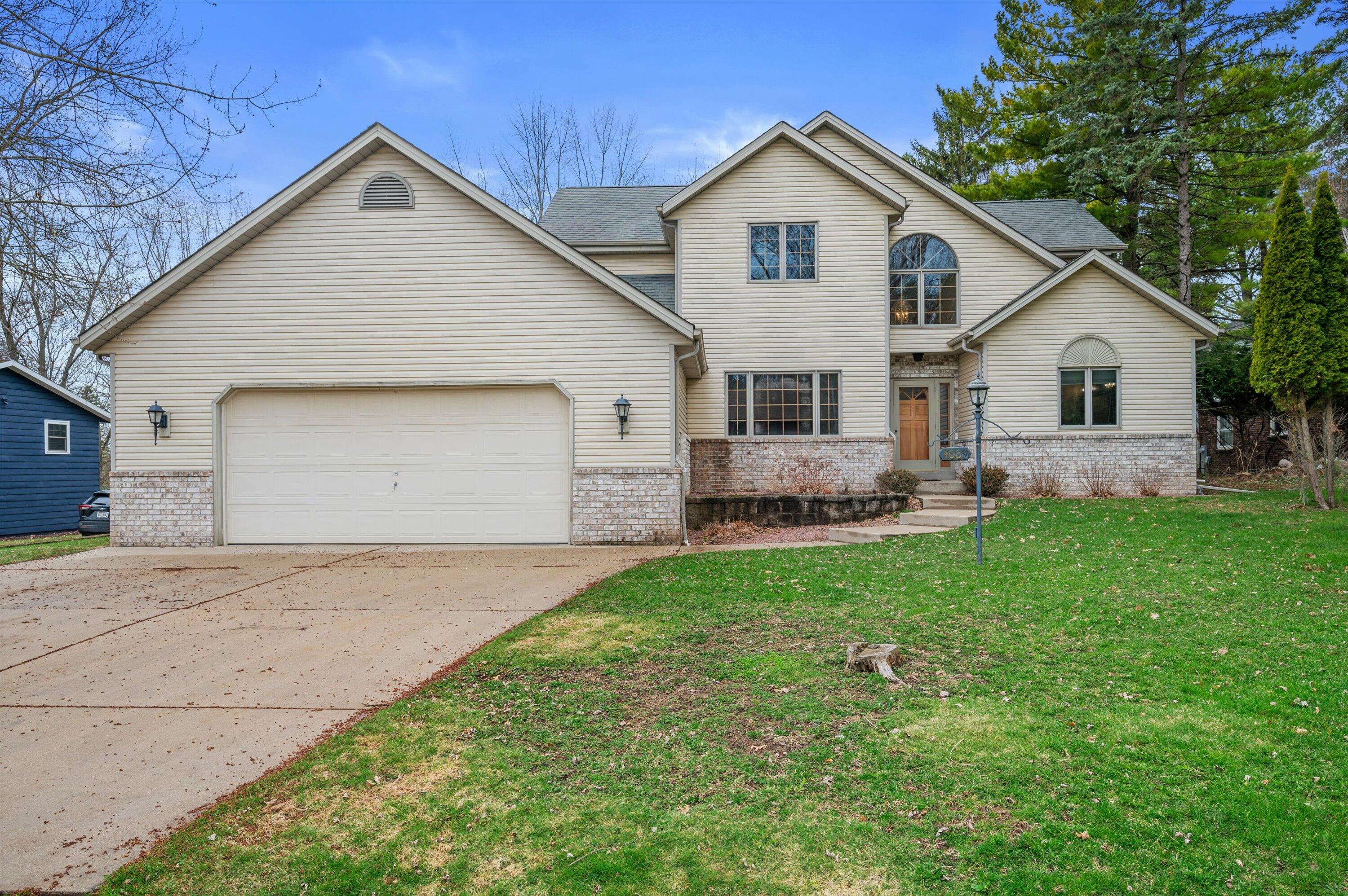 4009 Hickory Knoll Road Delafield, WI 53029 - Photo 33 of 43 Front Of Property