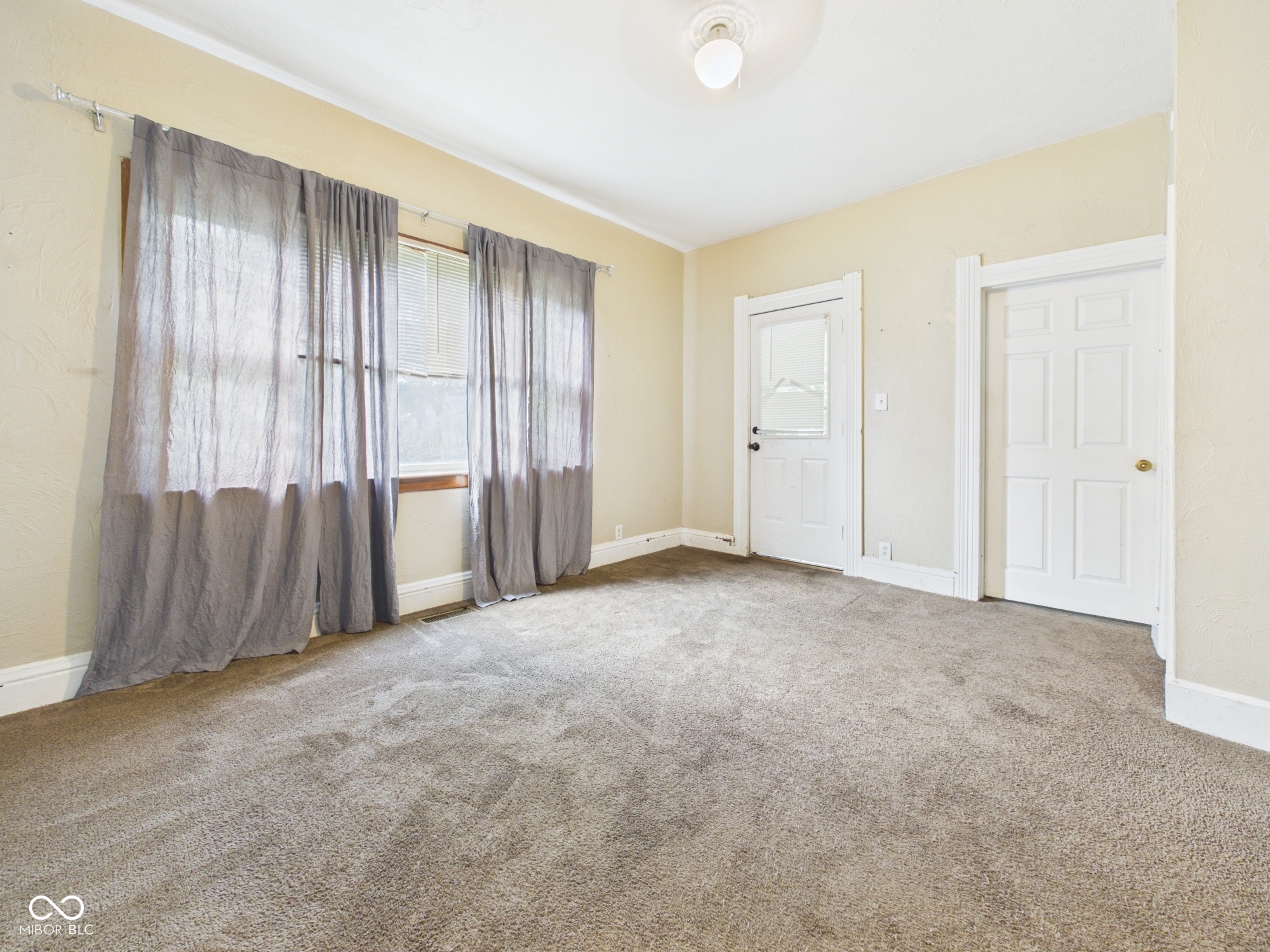 718 Ruddle Avenue Anderson, IN 46012 - Photo 5 of 20
