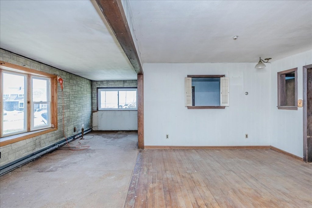 88 Marion Road Scituate, MA 02066 - Photo 41 of 41 an empty room with windows