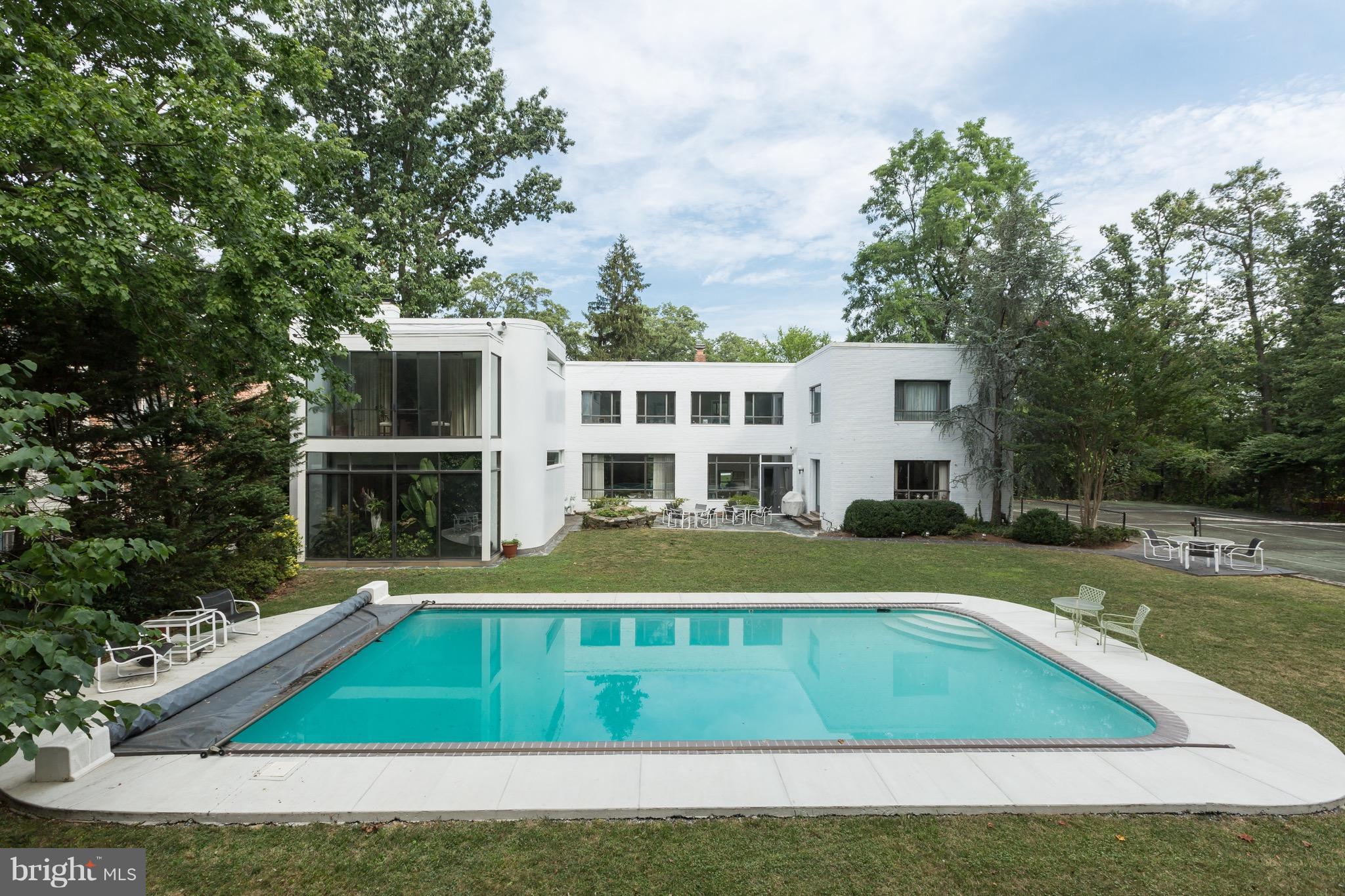 3125 Chain Bridge Road Northwest Washington, DC 20016 - Photo 9 of 12 Exterior (Rear)