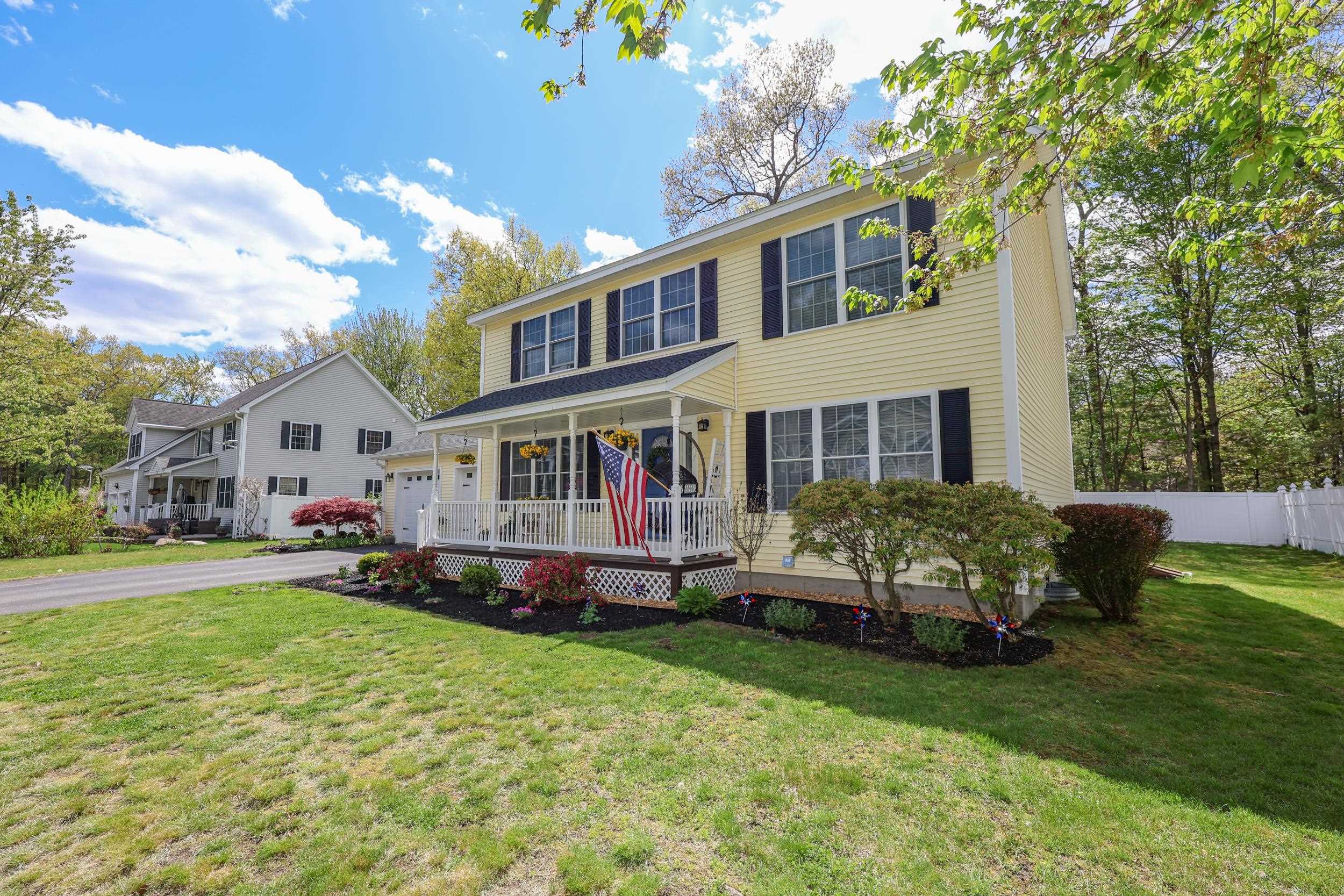 237 Stanton Street Manchester, NH 03103 - Photo 2 of 49