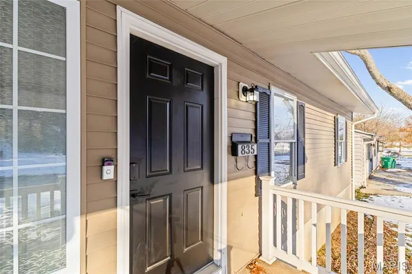 $2,150 | 835 North Forest Avenue, Webster Groves, MO 63119