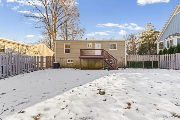 $2,150 | 835 North Forest Avenue, Webster Groves, MO 63119