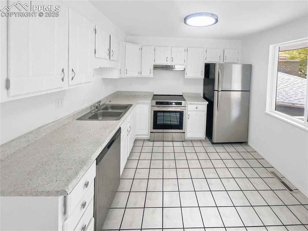 4454 Ranch Circle Colorado Springs, CO 80918 - Photo 6 of 23