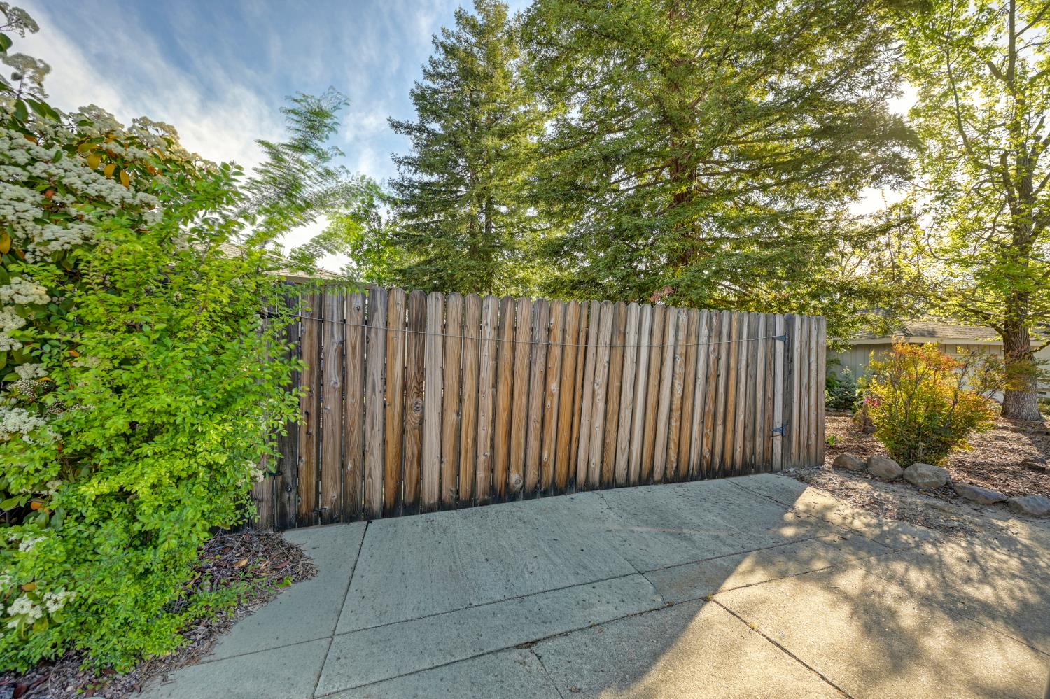 2700 Lassen Way Rocklin, CA 95677 - Photo 32 of 36 a view of outdoor space with backyard