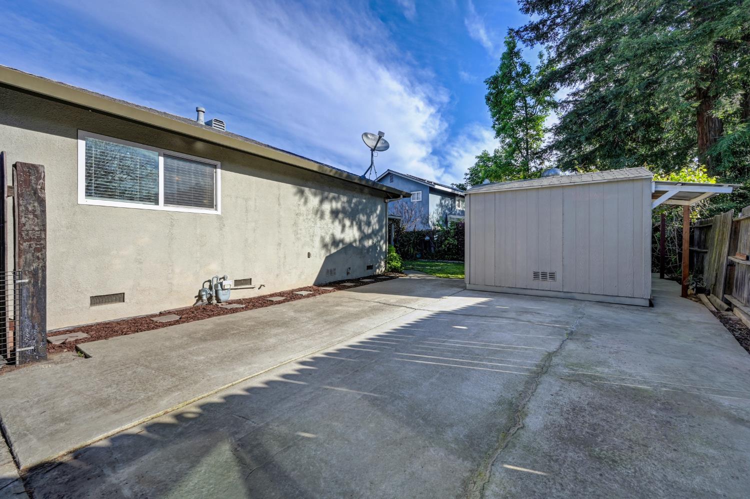 2700 Lassen Way Rocklin, CA 95677 - Photo 34 of 36 a backyard of a house