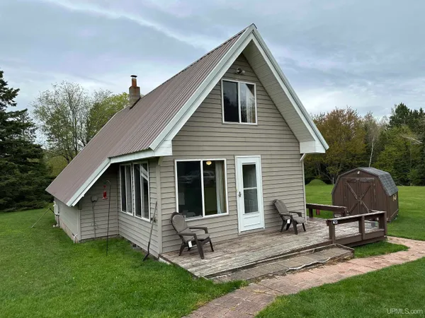 $190,000 | 2359 Ff Highway, Trout Creek, MI 49967