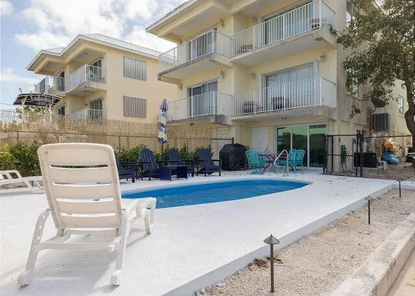 $1,295,000 | 315 East Ocean Drive, Key Colony Beach, FL 33051