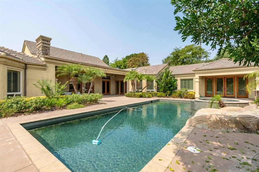 15195 Saddlebrook Lane Poway, CA 92064 - Photo 5 of 25