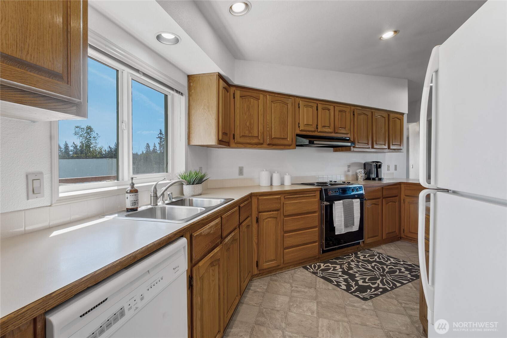 17710 Albany Street Southwest Rochester, WA 98579 - Photo 11 of 22 Gallery Image 11
