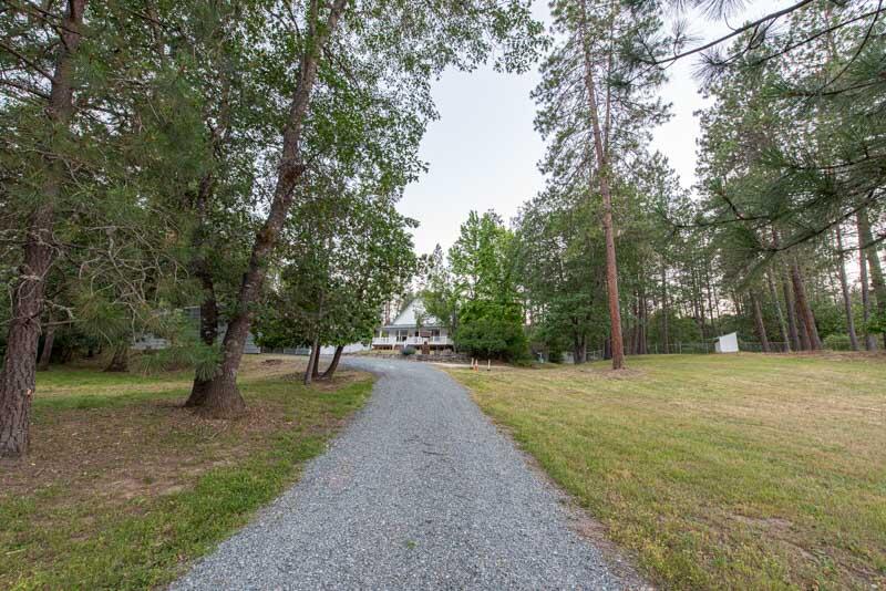 249 Crestview Loop Grants Pass, OR 97527 - Photo 31 of 33 249-crestview(30 of 41)