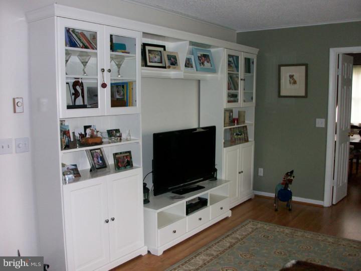 69-71 Elk Mills Road Elkton, MD 21921 - Photo 4 of 25 Living Room