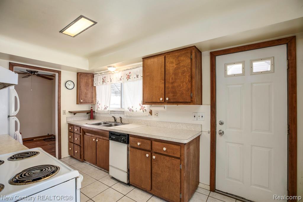 109 Michelson Road Rochester Hills, MI 48307 - Photo 13 of 44