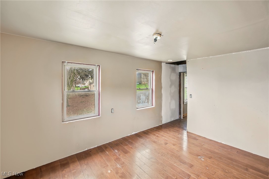 4939 Whinnery Road Winona, OH 44493 - Photo 37 of 40 Bedroom #3 Hardwood Flooring