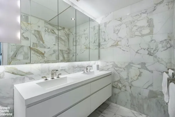 $2,450,000 | 18 West 48th Street, Unit 30B | Midtown Central