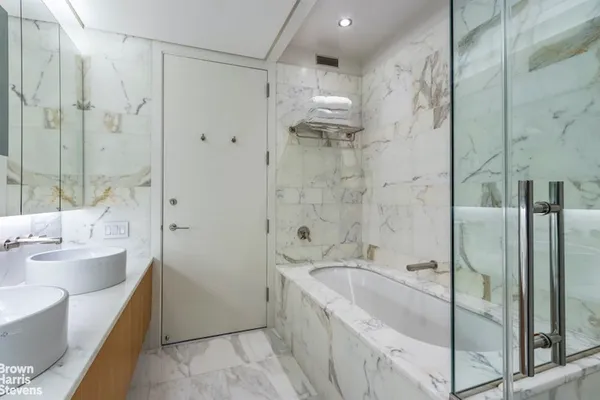 $2,450,000 | 18 West 48th Street, Unit 30B | Midtown Central