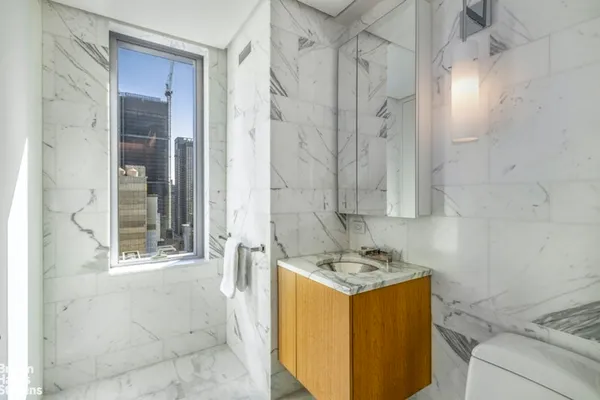 $2,450,000 | 18 West 48th Street, Unit 30B | Midtown Central