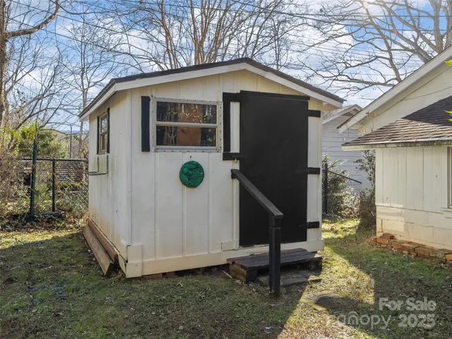 $238,000 | 155 Whitney Avenue, Tryon, NC 28782