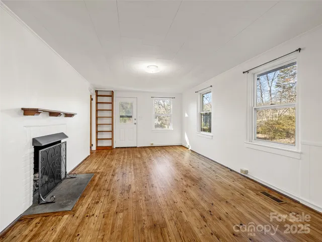 $238,000 | 155 Whitney Avenue, Tryon, NC 28782