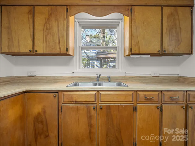 $238,000 | 155 Whitney Avenue, Tryon, NC 28782