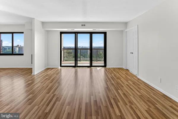 $525,000 | 205 Yoakum Parkway, Unit 1511, Alexandria, VA 22304