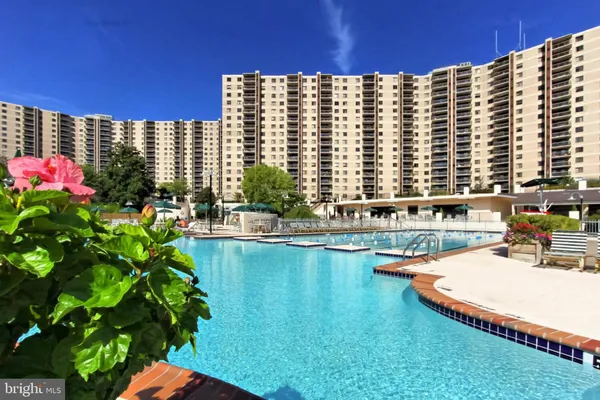 $525,000 | 205 Yoakum Parkway, Unit 1511, Alexandria, VA 22304