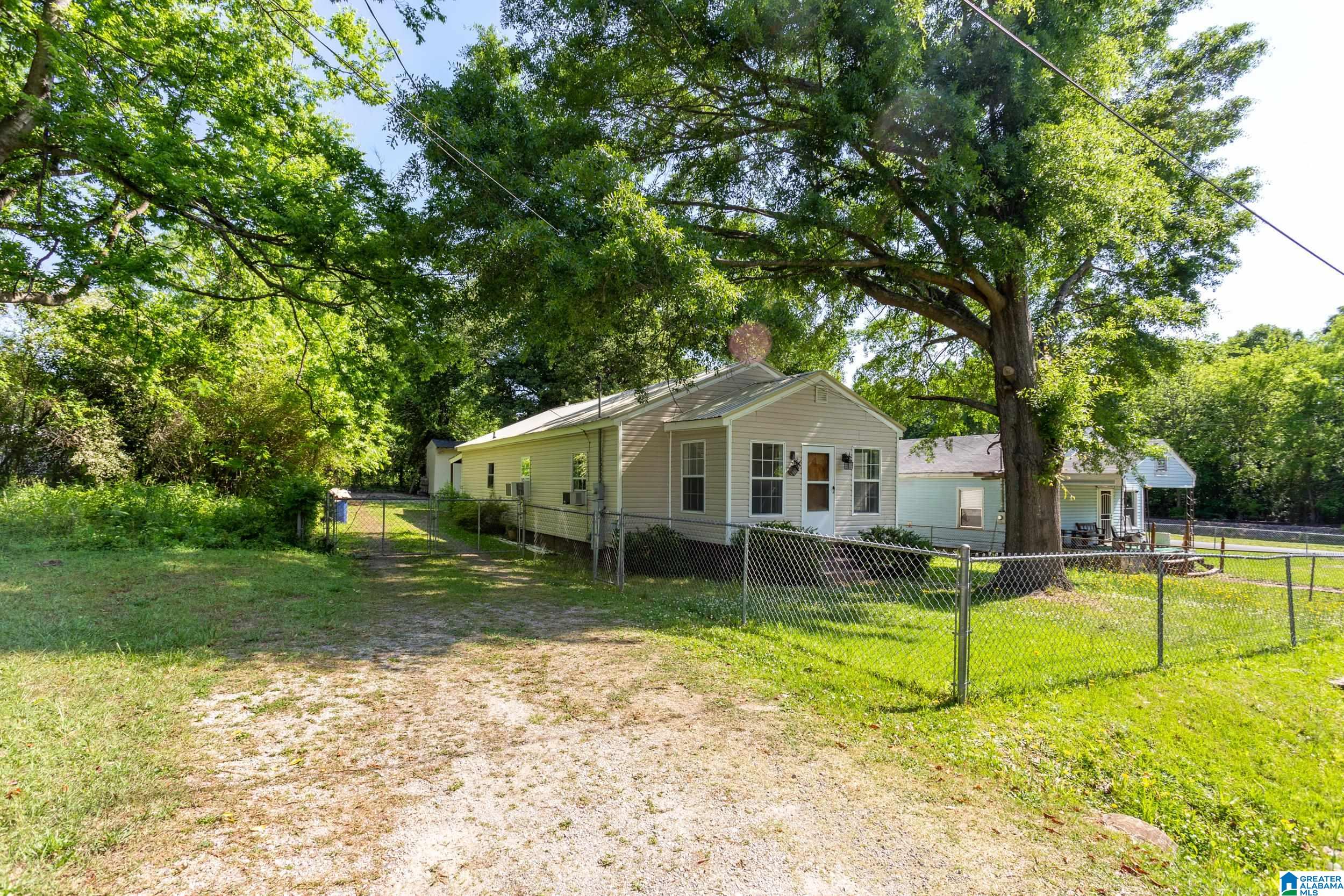 105 Maple Street Anniston, AL 36201 - Photo 1 of 28