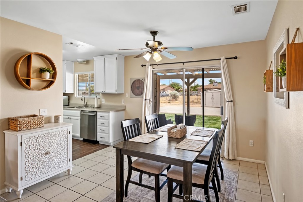 10811 Nambe Road Apple Valley, CA 92308 - Photo 12 of 31