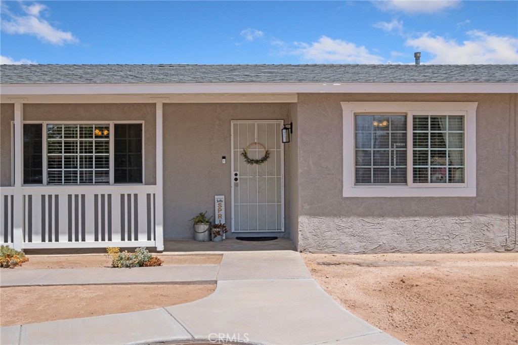 10811 Nambe Road Apple Valley, CA 92308 - Photo 5 of 31