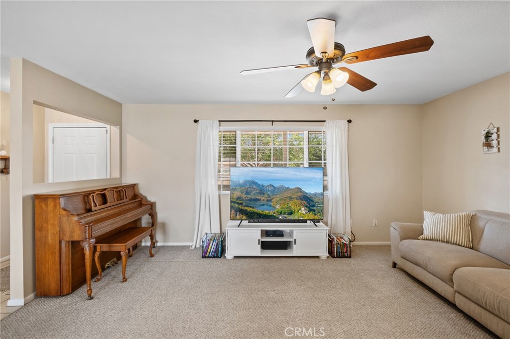 10811 Nambe Road Apple Valley, CA 92308 - Photo 9 of 31
