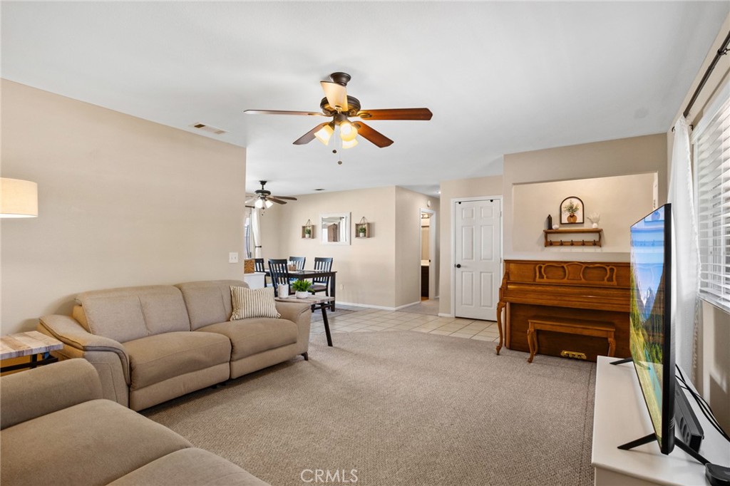 10811 Nambe Road Apple Valley, CA 92308 - Photo 10 of 31