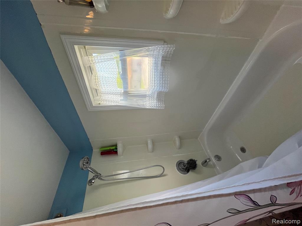 12660 Grafton Road Carleton, MI 48117 - Photo 28 of 97