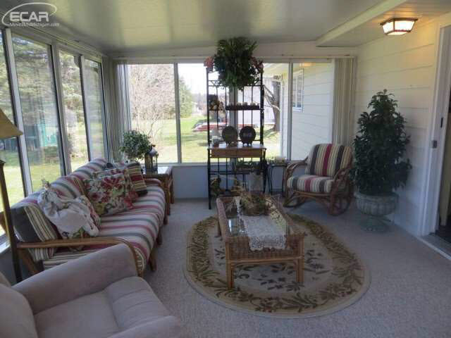 9486 Coldwater Road Flushing, MI 48433 - Photo 9 of 27 20458637-8.JPG