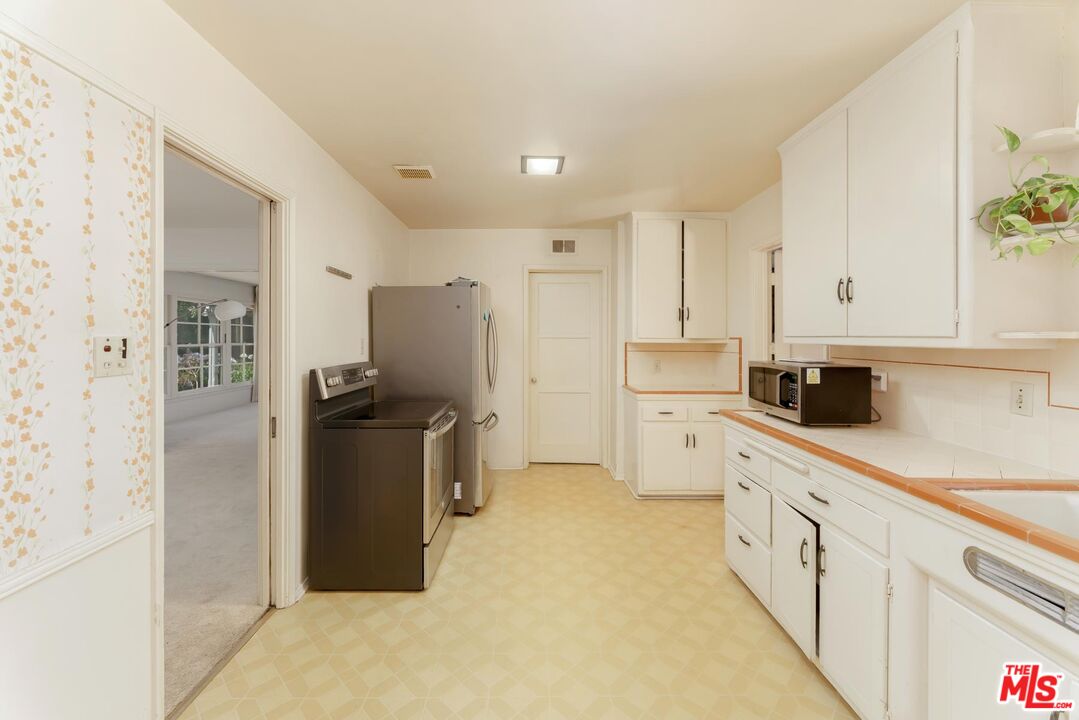 11601 Bellagio Road Los Angeles, CA 90049 - Photo 21 of 38 Gallery Image 21