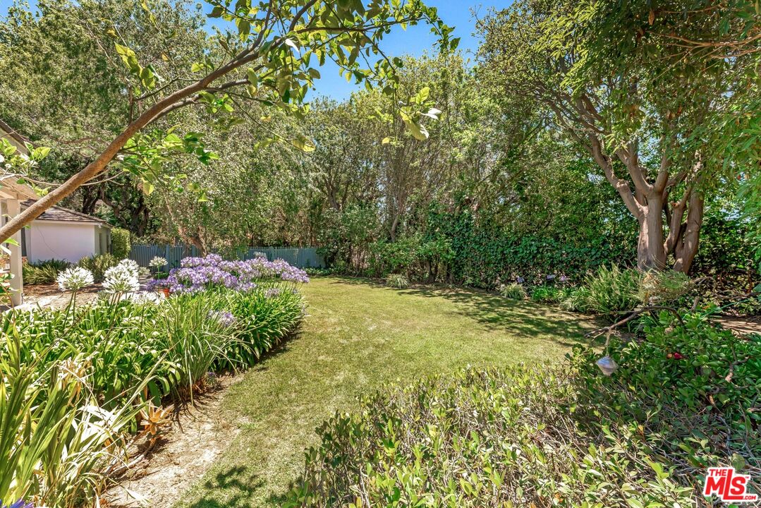 11601 Bellagio Road Los Angeles, CA 90049 - Photo 3 of 38 Gallery Image 3