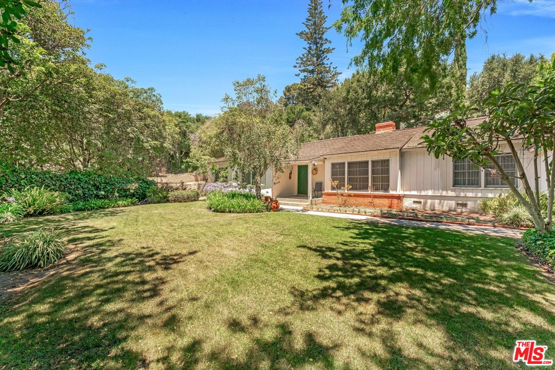 11601 Bellagio Road Los Angeles, CA 90049 - Photo 6 of 38 Gallery Image 6