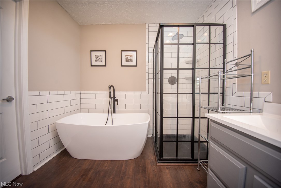 7770 Neff Road Medina, OH 44256 - Photo 18 of 35 Free-Standing Soaking Tub & Walk-in Shower