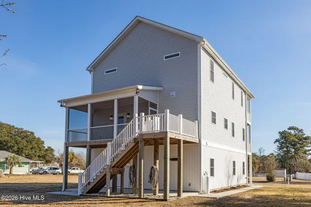 $618,000 | 152 Pelican Drive, Newport, NC 28570
